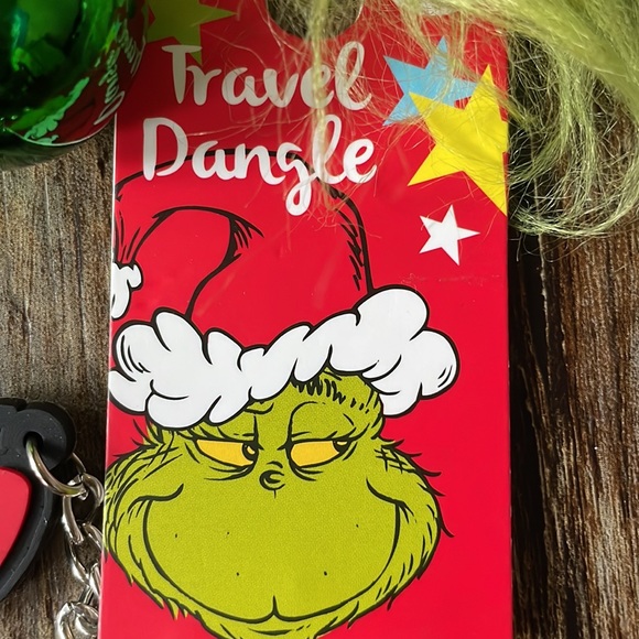Grinch Cindy Lou Keychain - Picture 4 of 5